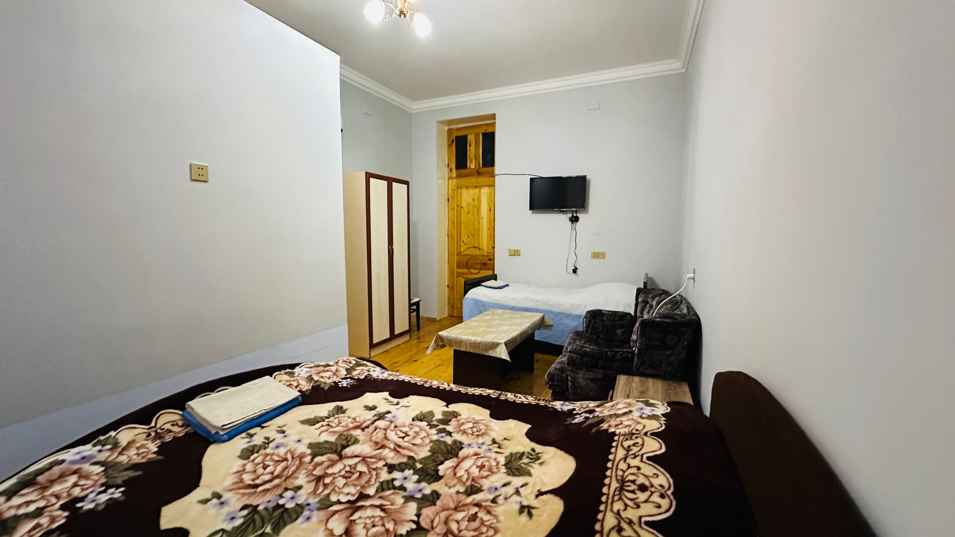 Cütlük otağı, 1-ci mərtəbə (2 nəfərlik və 1 nəfərlik kravatlar)